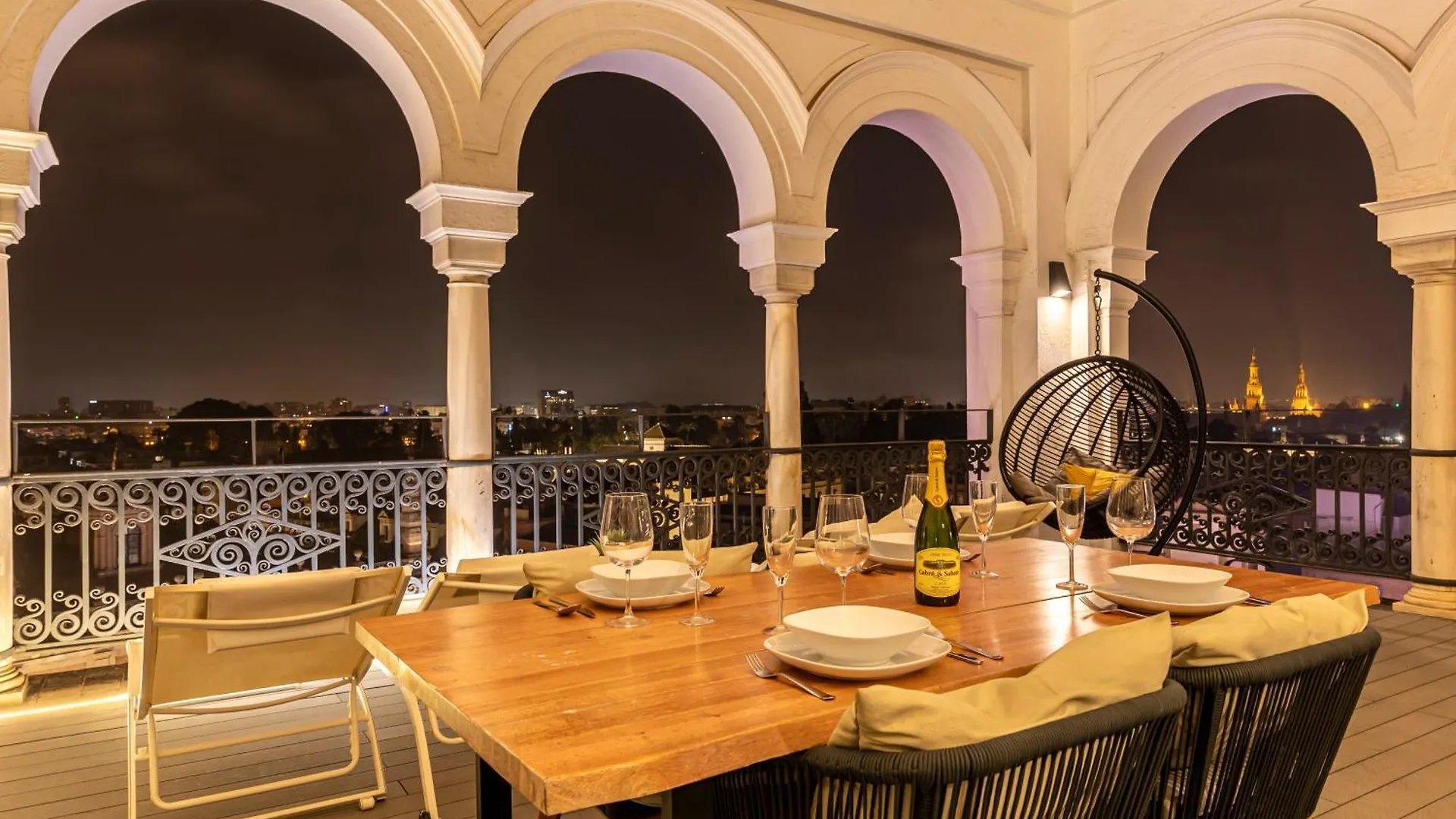 Isg Apartments The Most Exclusive Apartment In Sevillaparking