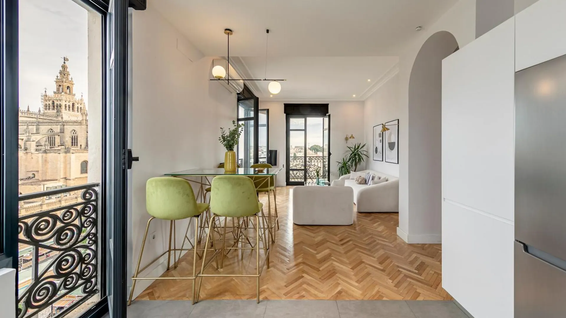 Isg Apartments The Most Exclusive Apartment In Sevillaparking