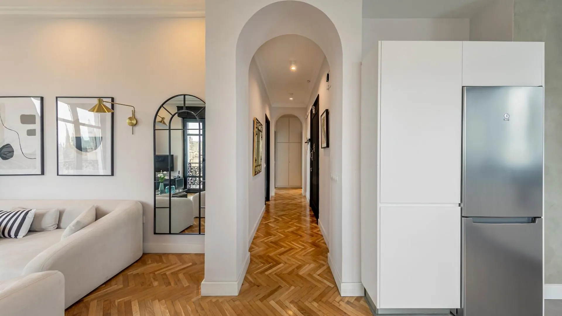Isg Apartments The Most Exclusive Apartment In Sevillaparking Spain