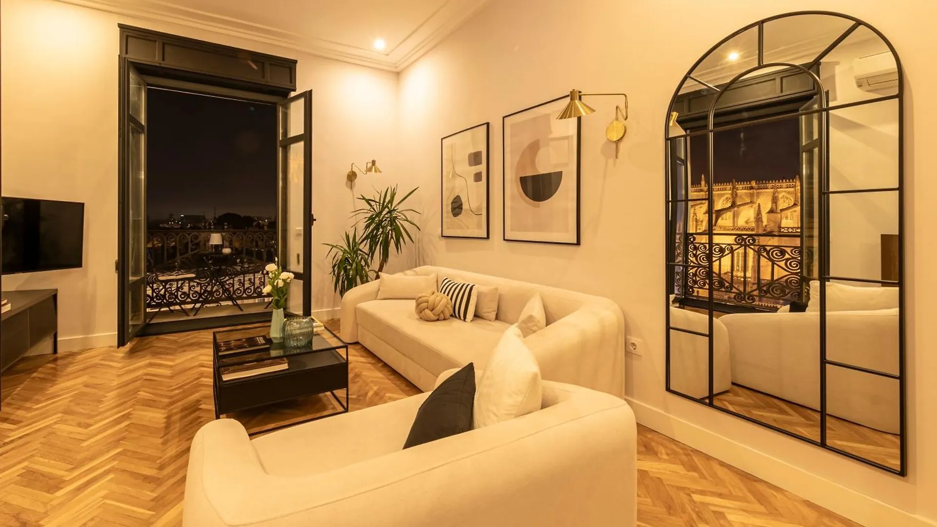 Isg Apartments The Most Exclusive Apartment In Sevillaparking Spain