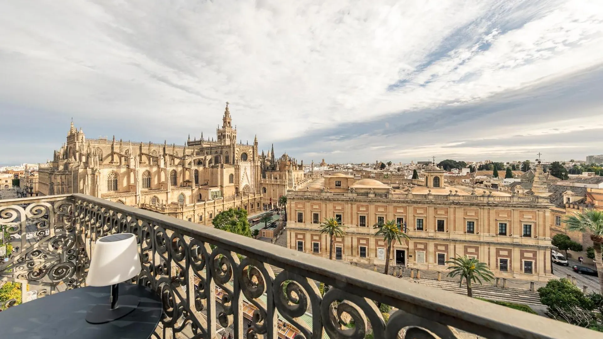 Isg Apartments The Most Exclusive Apartment In Sevillaparking Spain