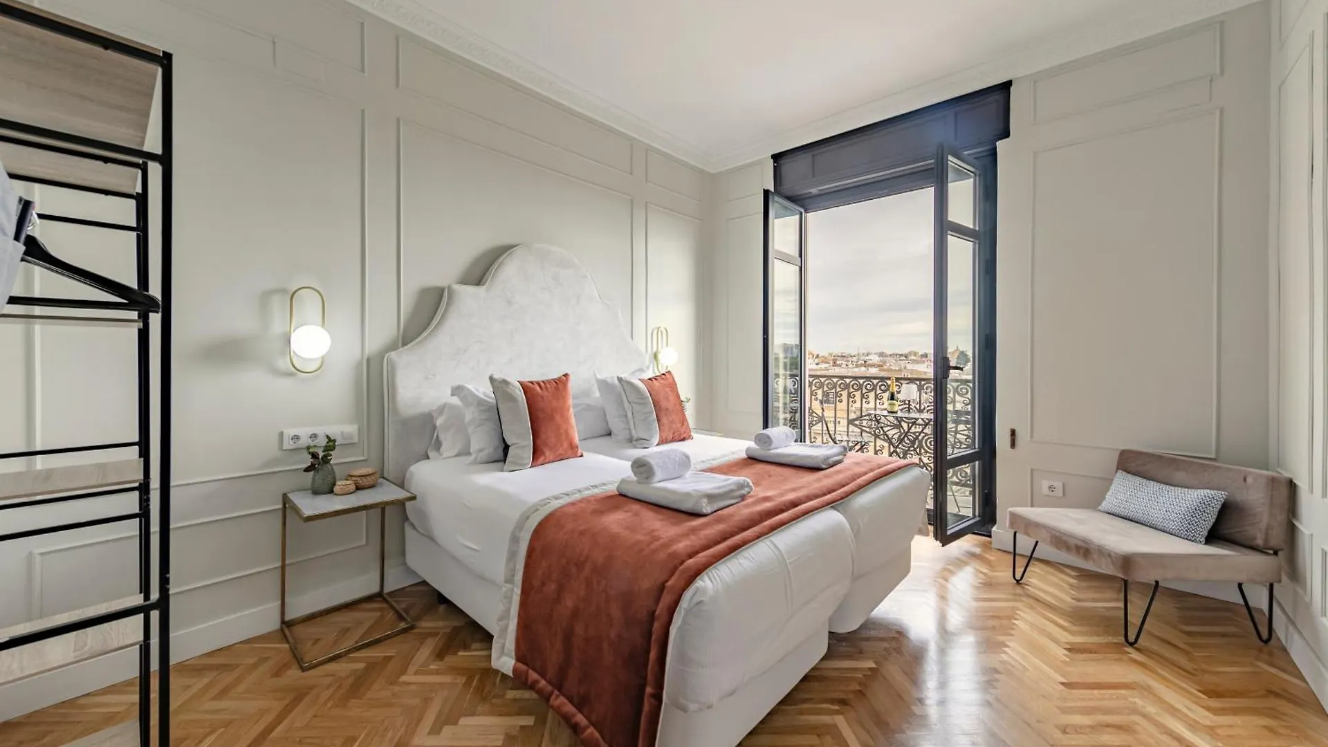 Isg Apartments The Most Exclusive Apartment In Sevillaparking