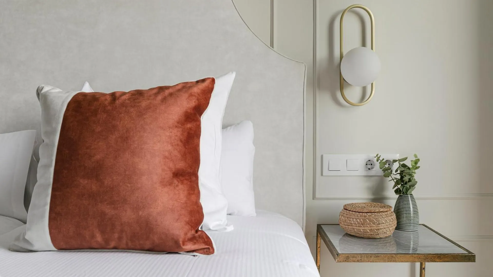 Isg Apartments The Most Exclusive Apartment In Sevillaparking