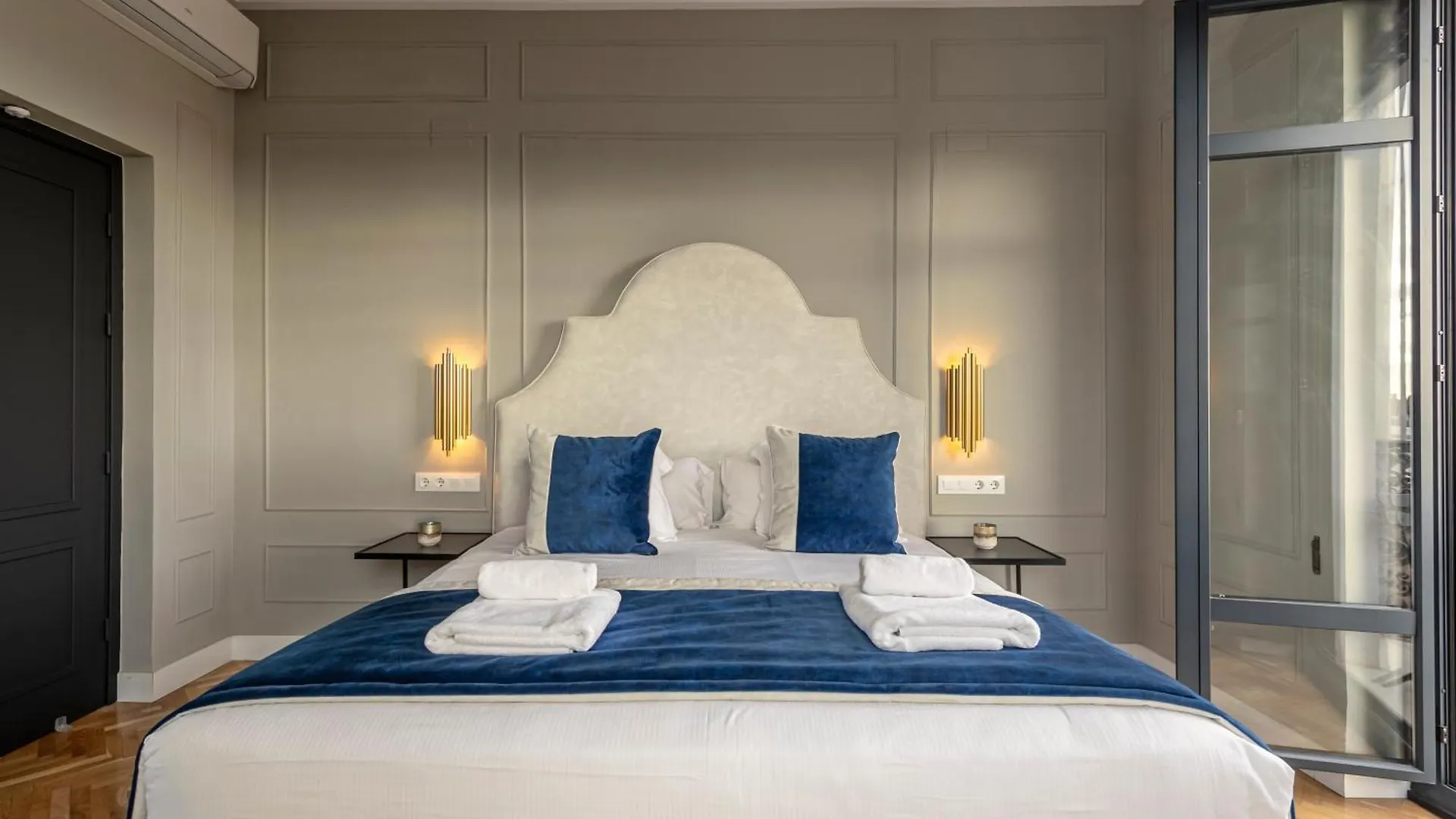 Isg Apartments The Most Exclusive Apartment In Sevillaparking