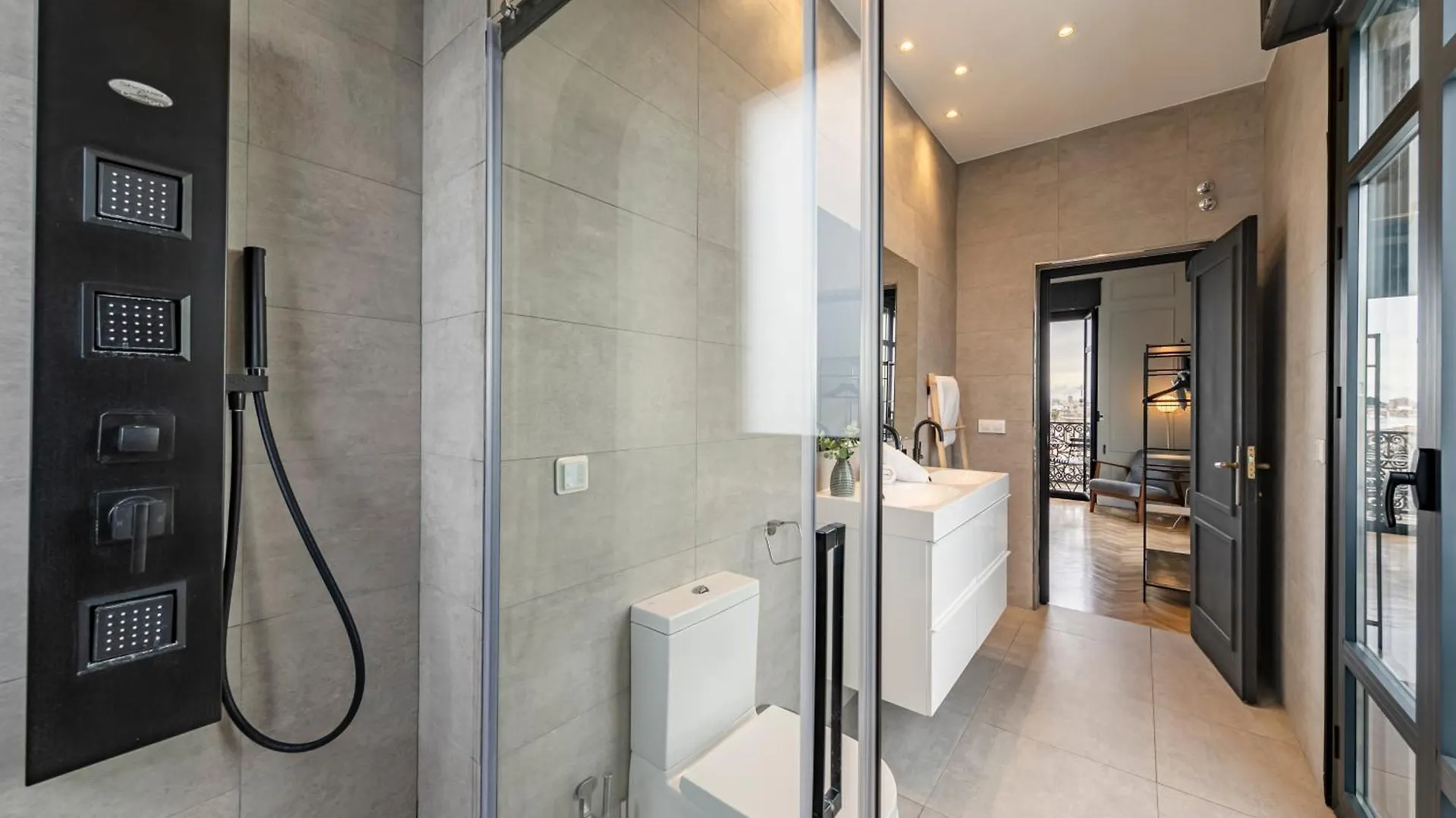 Isg Apartments The Most Exclusive Apartment In Sevillaparking 0*, Seville