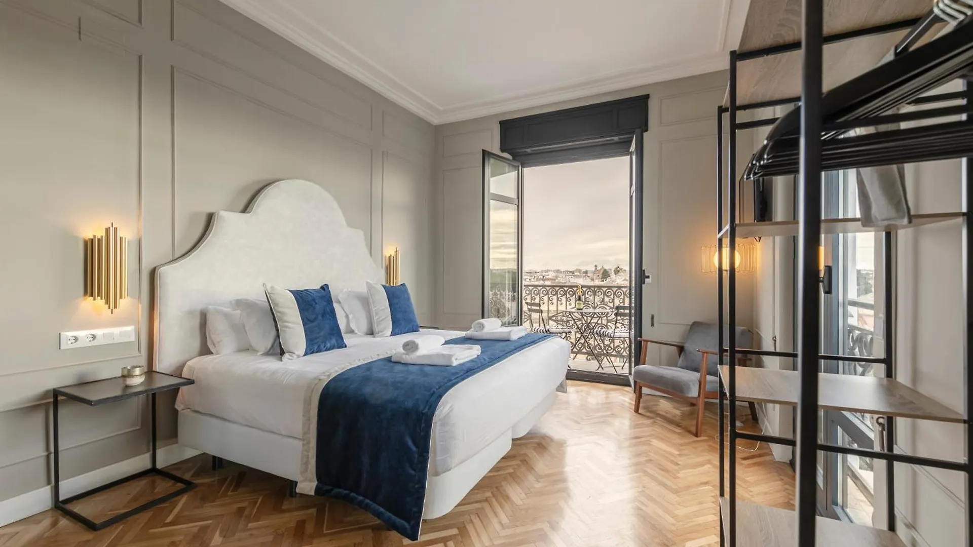Isg Apartments The Most Exclusive Apartment In Sevillaparking Spain