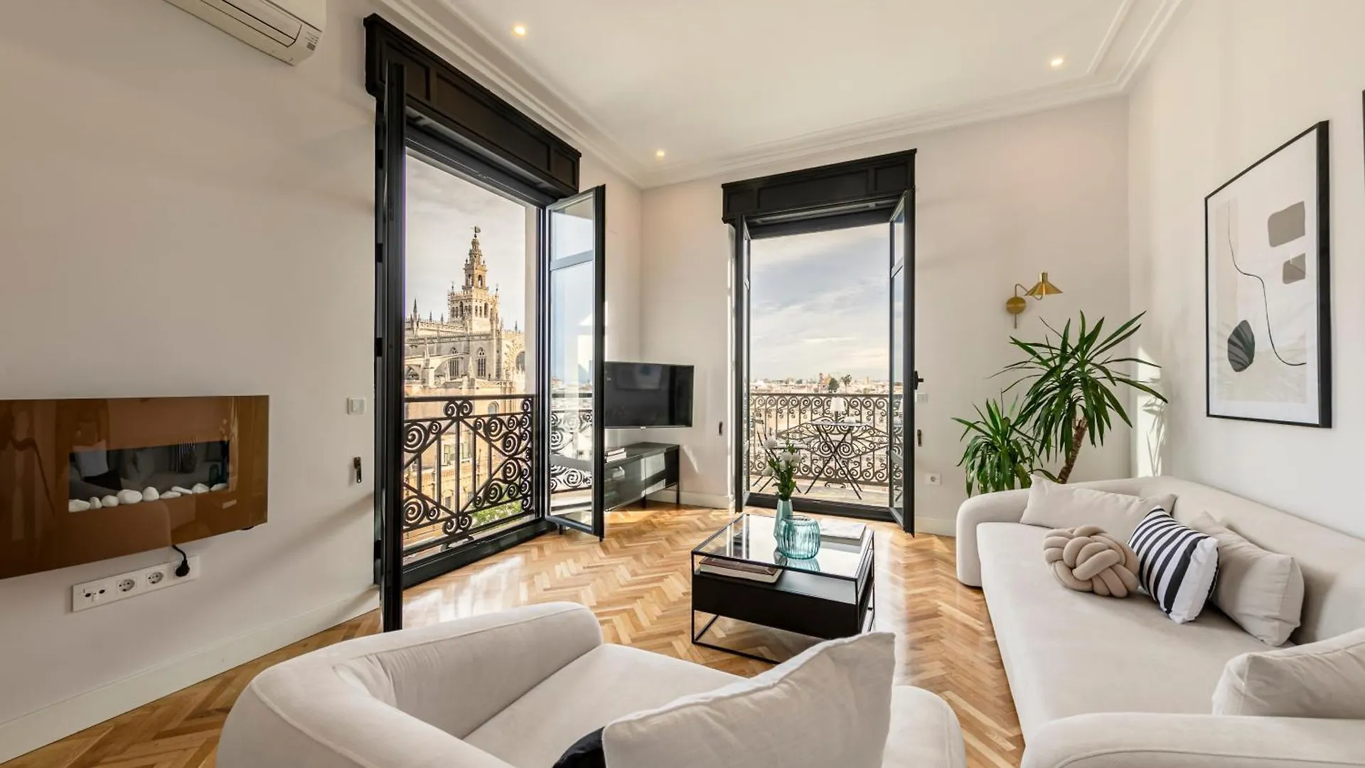 Isg Apartments The Most Exclusive Apartment In Sevillaparking