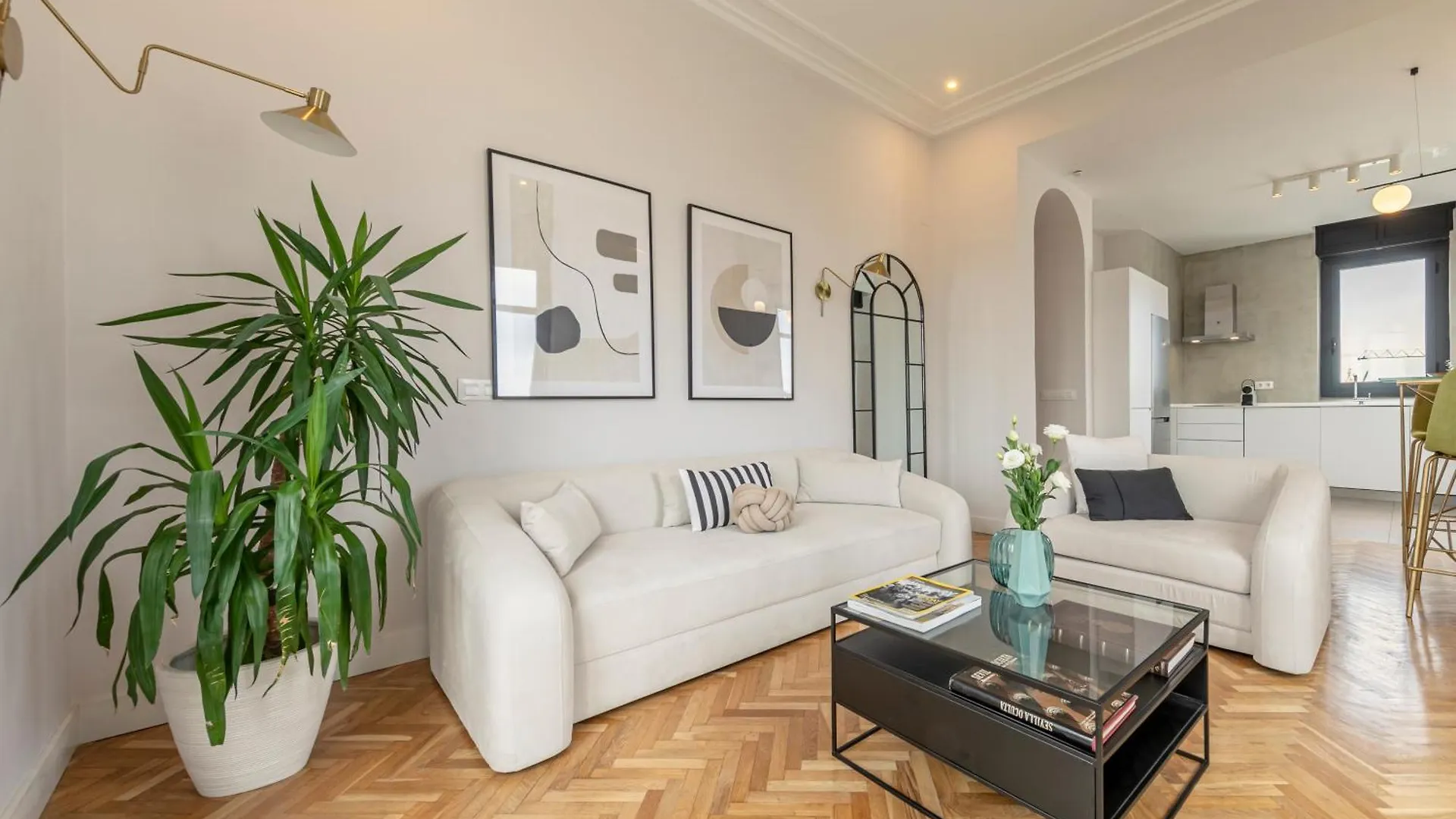 Isg Apartments The Most Exclusive Apartment In Sevillaparking Spain