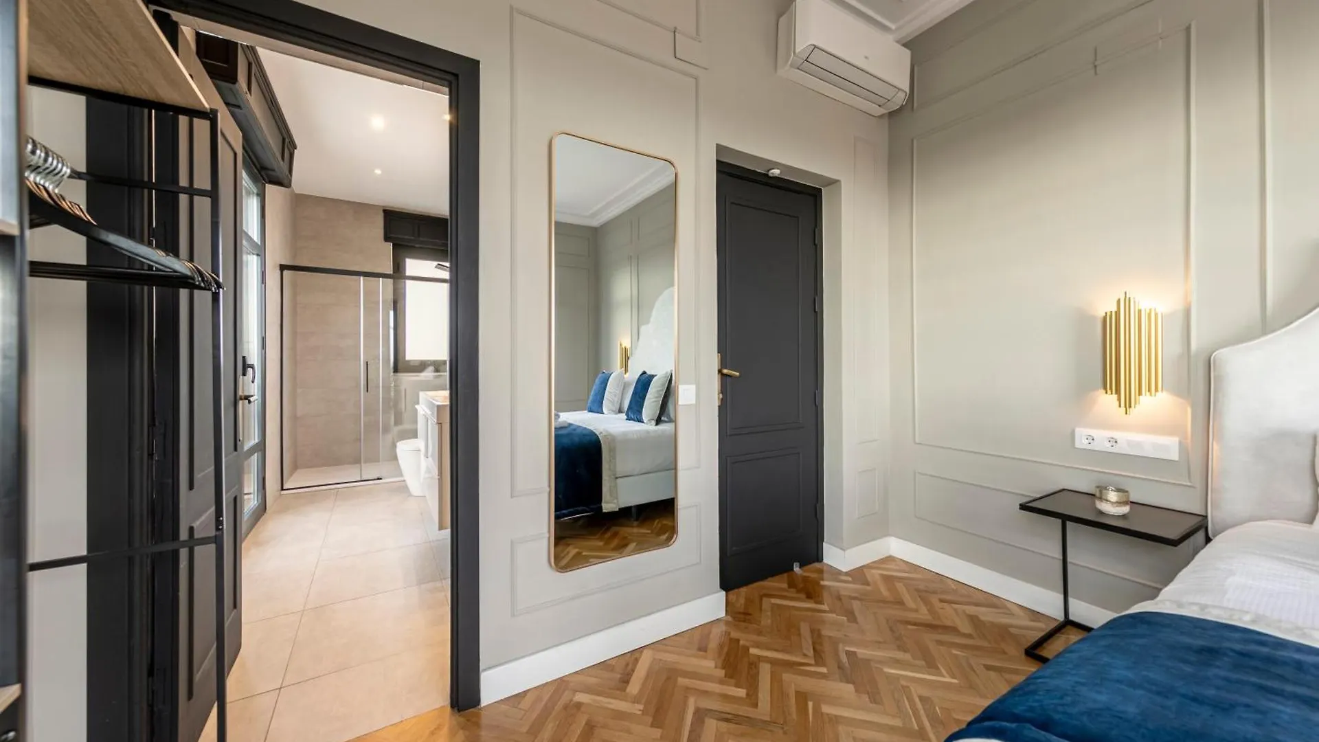 Isg Apartments The Most Exclusive Apartment In Sevillaparking Seville