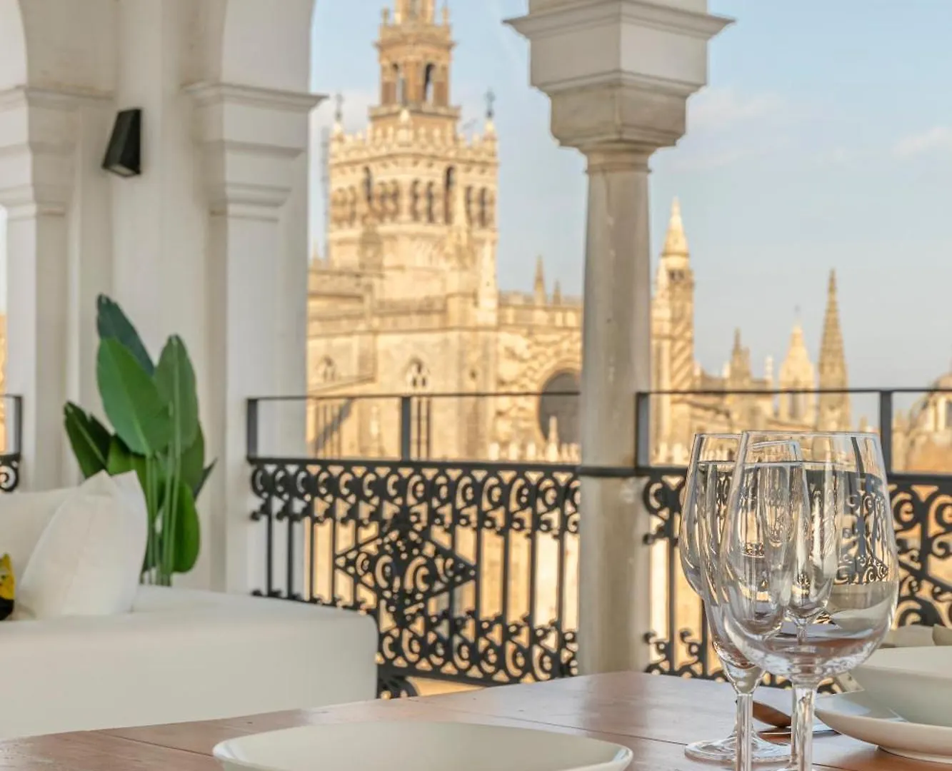 Isg Apartments The Most Exclusive Apartment In Sevillaparking  Seville