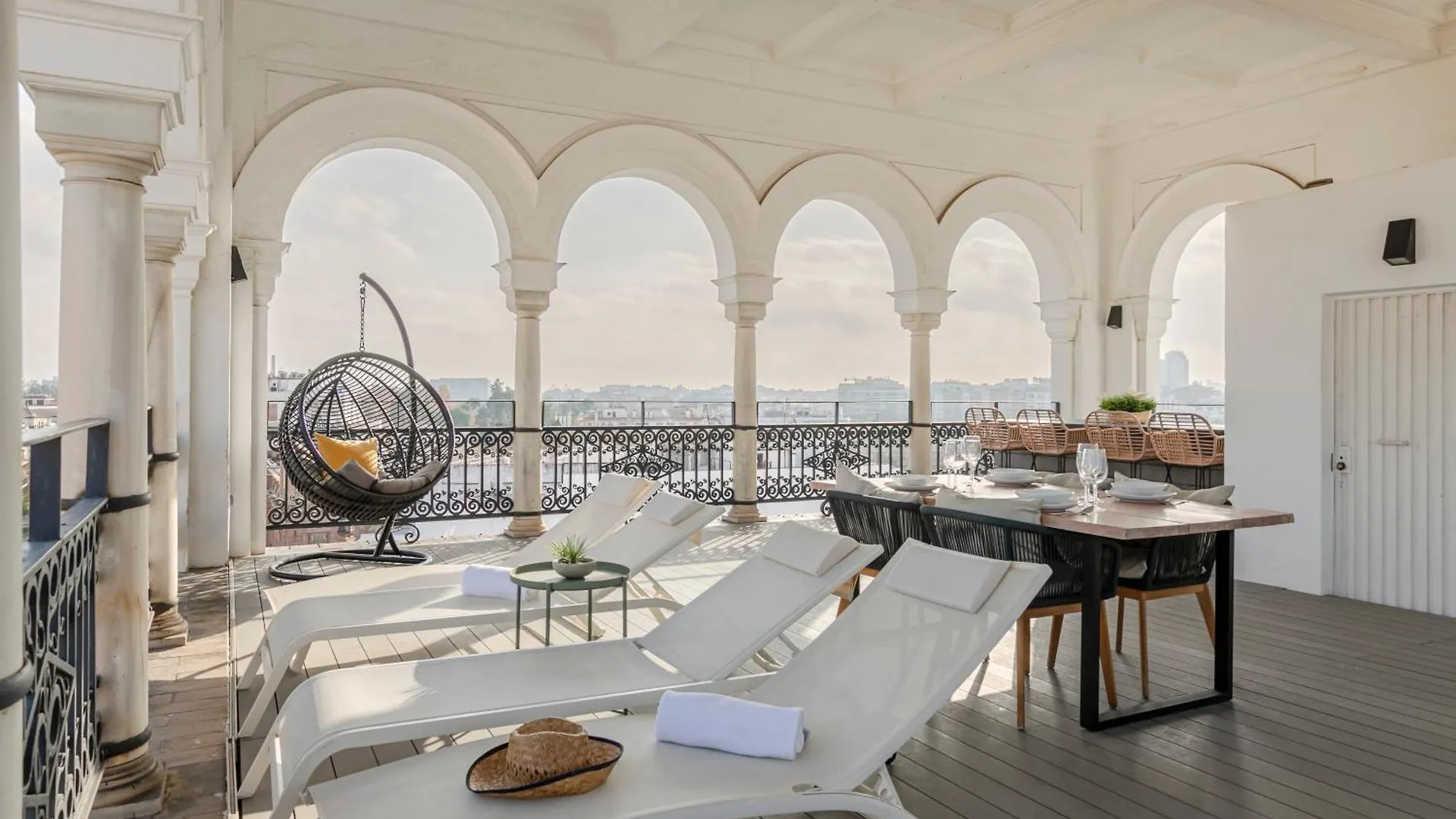 Isg Apartments The Most Exclusive Apartment In Sevillaparking