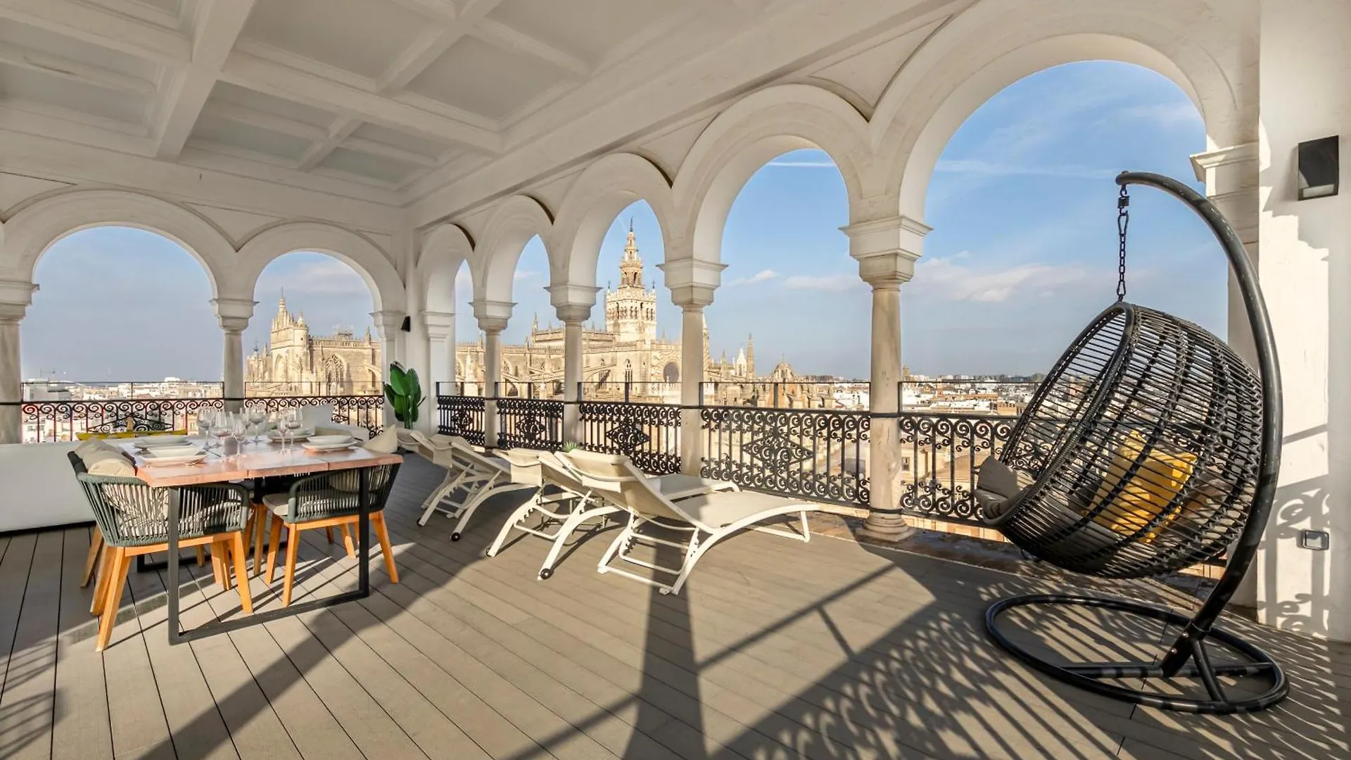 Isg Apartments The Most Exclusive Apartment In Sevillaparking Spain