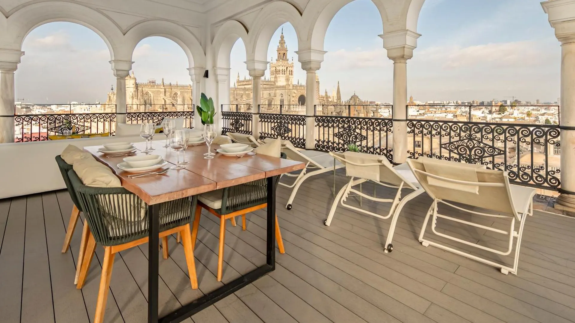 Isg Apartments The Most Exclusive Apartment In Sevillaparking 0*, Seville Spain
