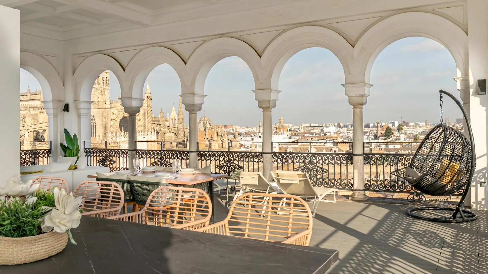 Isg Apartments The Most Exclusive Apartment In Sevillaparking  Seville