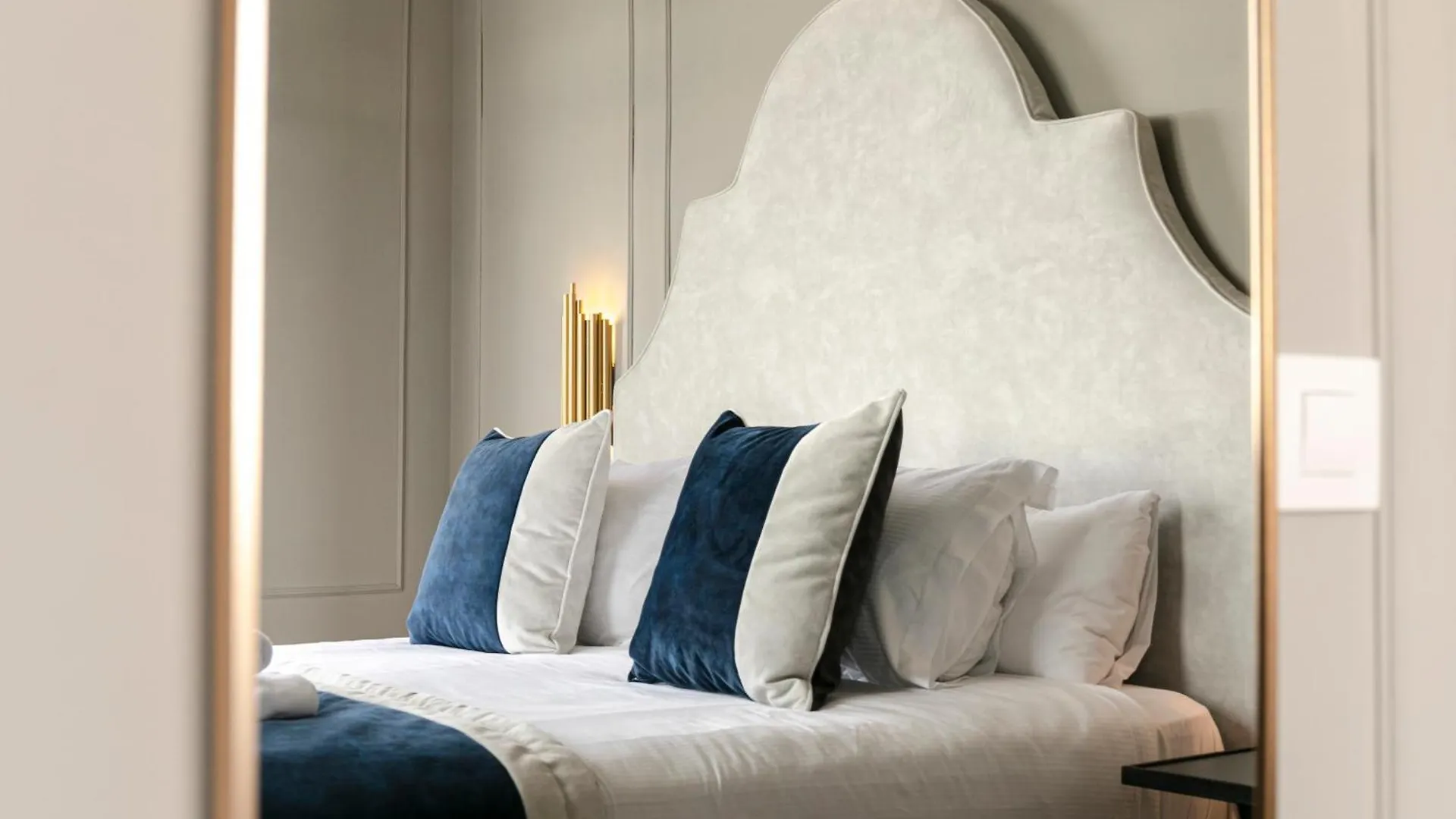 Isg Apartments The Most Exclusive Apartment In Sevillaparking  Seville