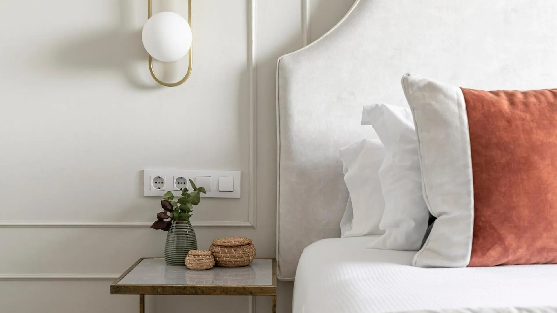 Isg Apartments The Most Exclusive Apartment In Sevillaparking Spain