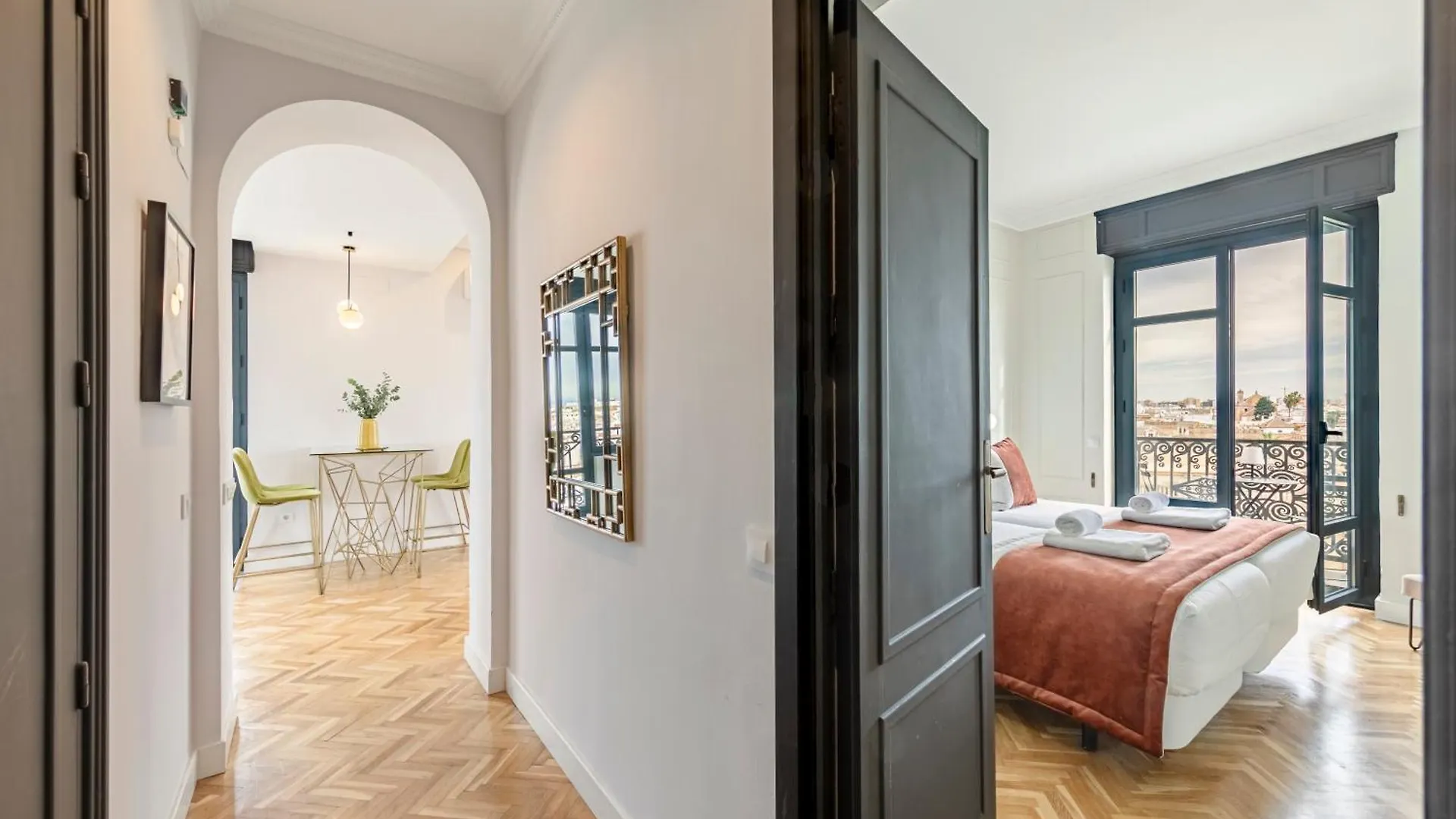 Isg Apartments The Most Exclusive Apartment In Sevillaparking