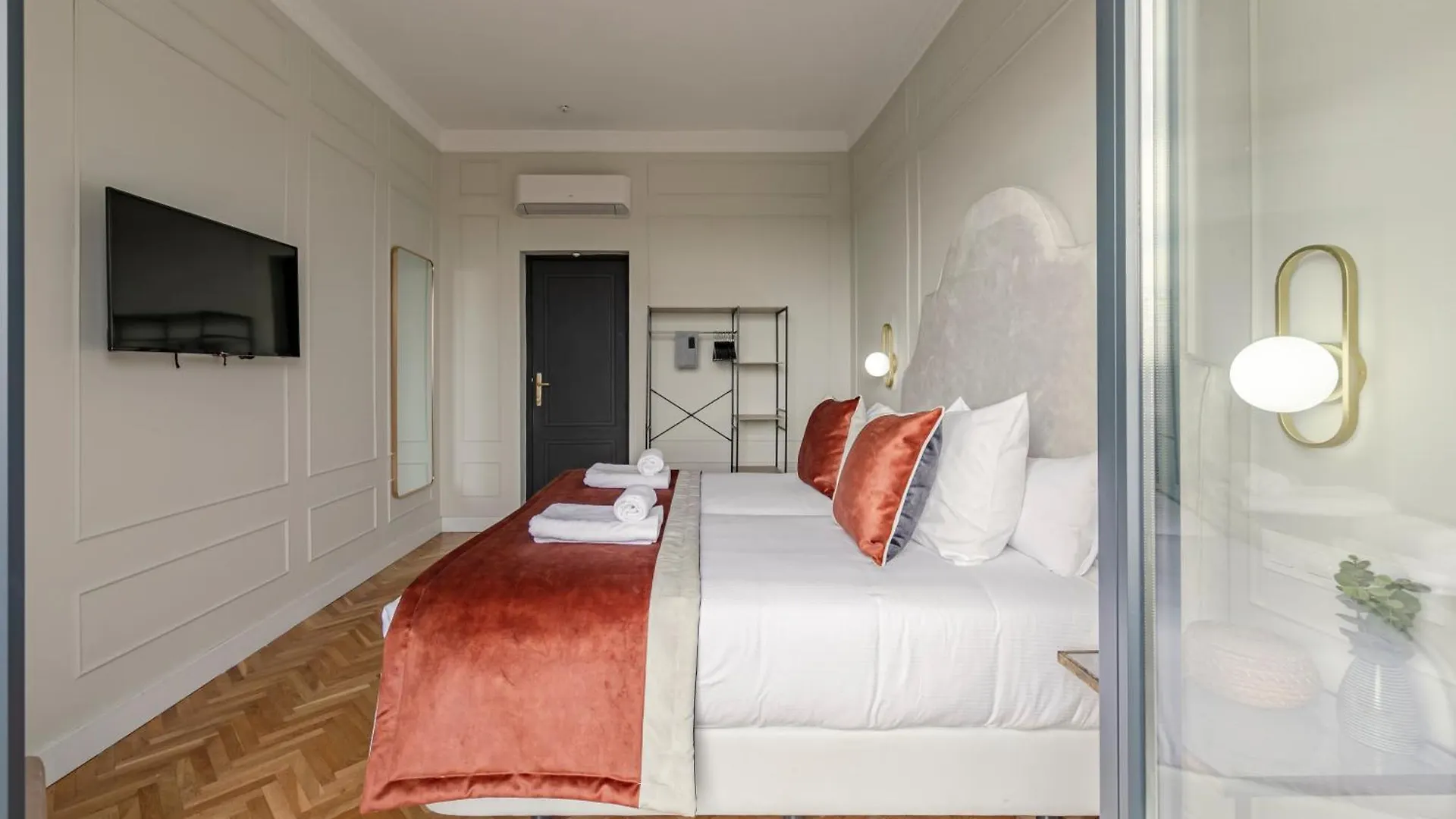 Isg Apartments The Most Exclusive Apartment In Sevillaparking 0*, Seville