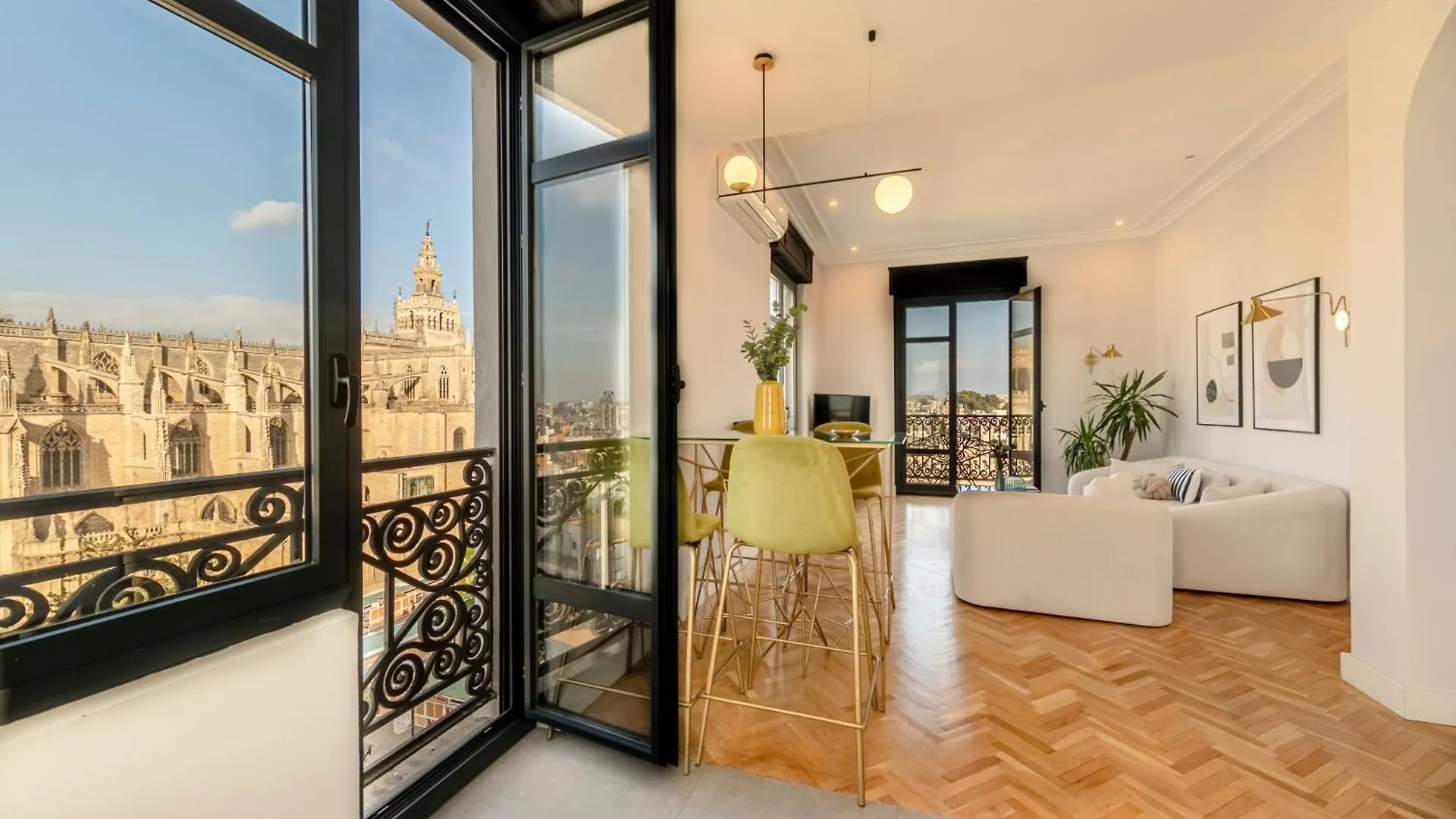 Isg Apartments The Most Exclusive Apartment In Sevillaparking